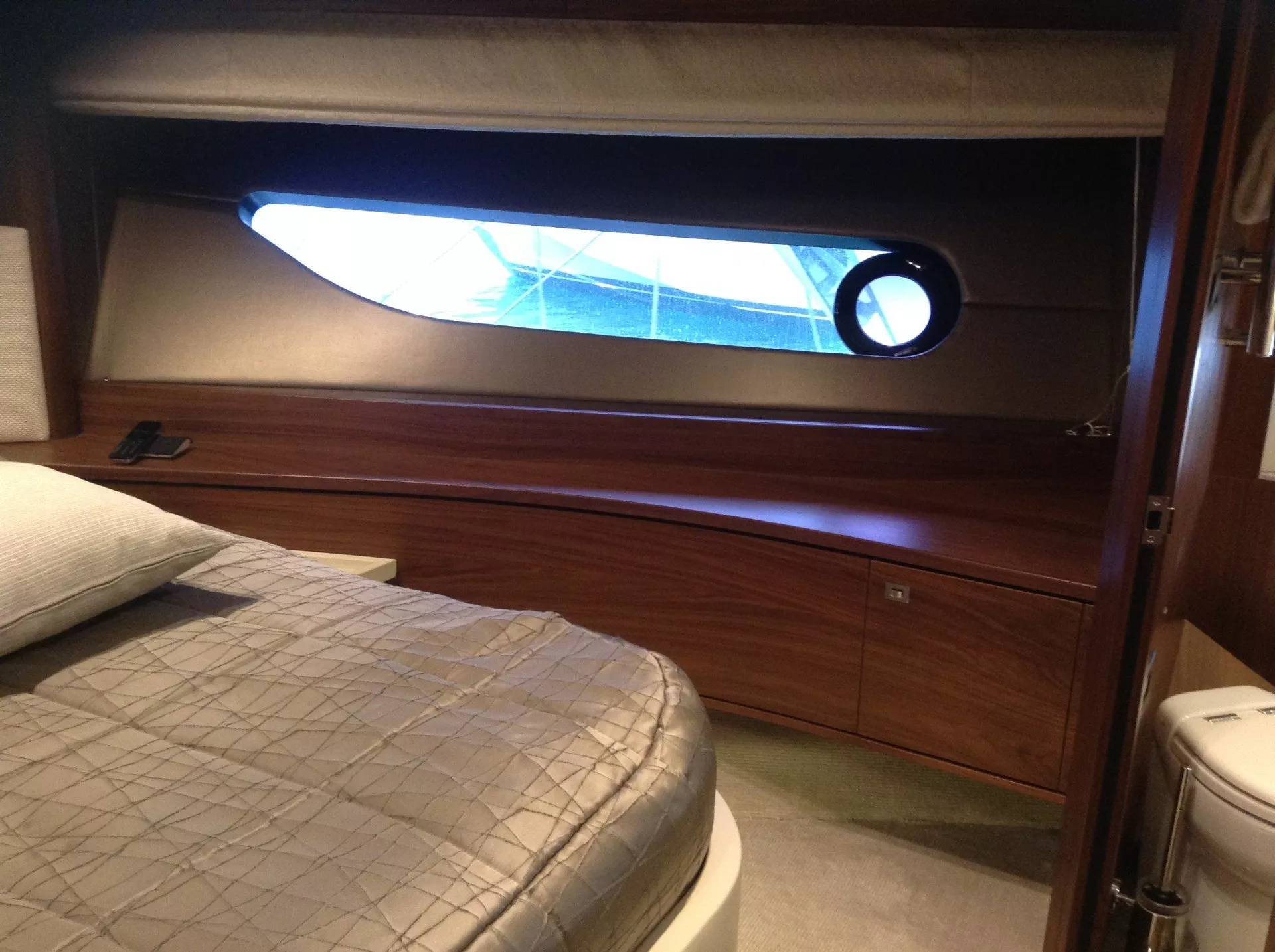 https://dev-api.arconyachts.com/storage/media/26380/conversions/569_9913224713-optimize.webp
