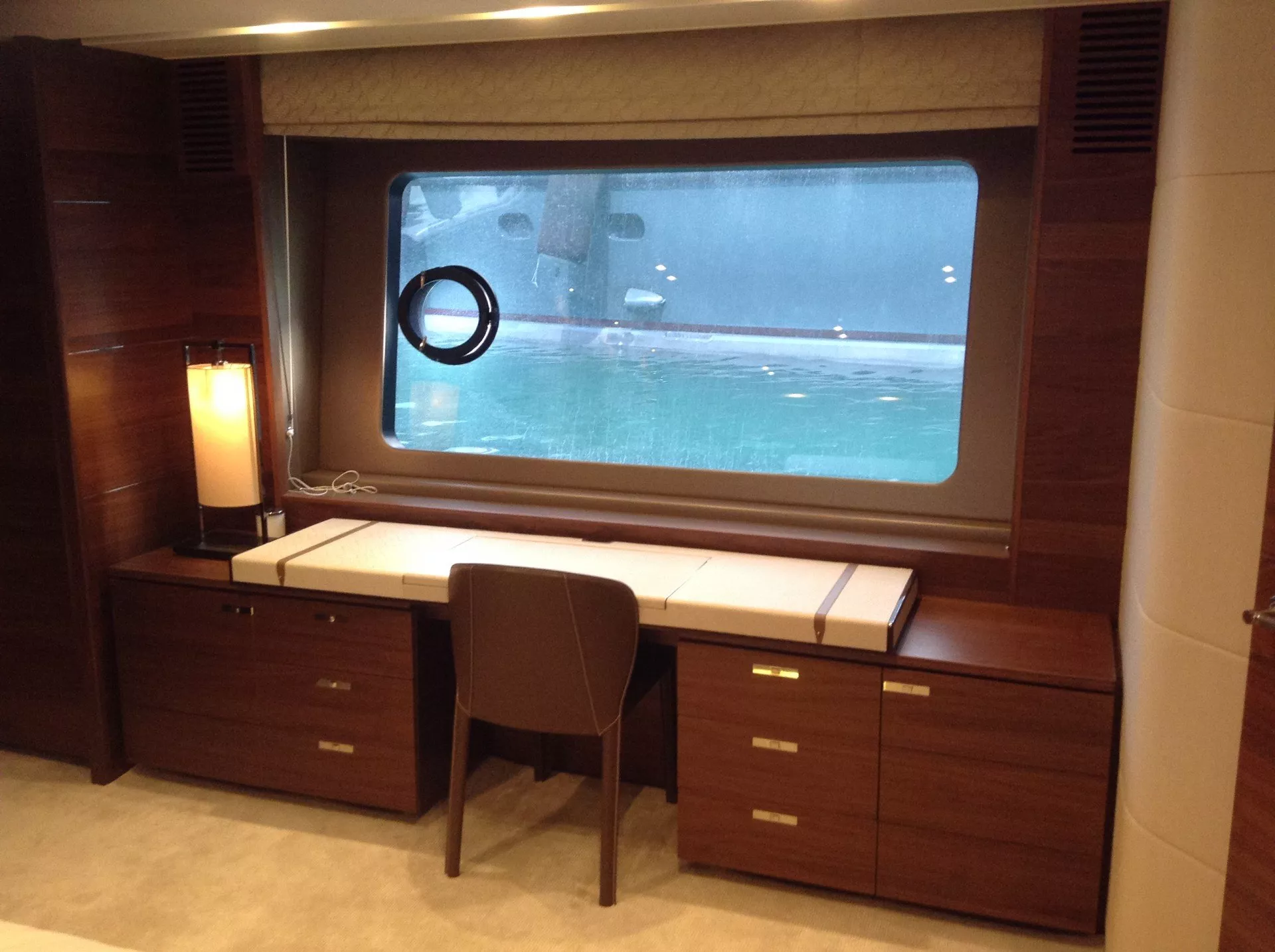 https://dev-api.arconyachts.com/storage/media/26384/conversions/569_6821628645-optimize.webp
