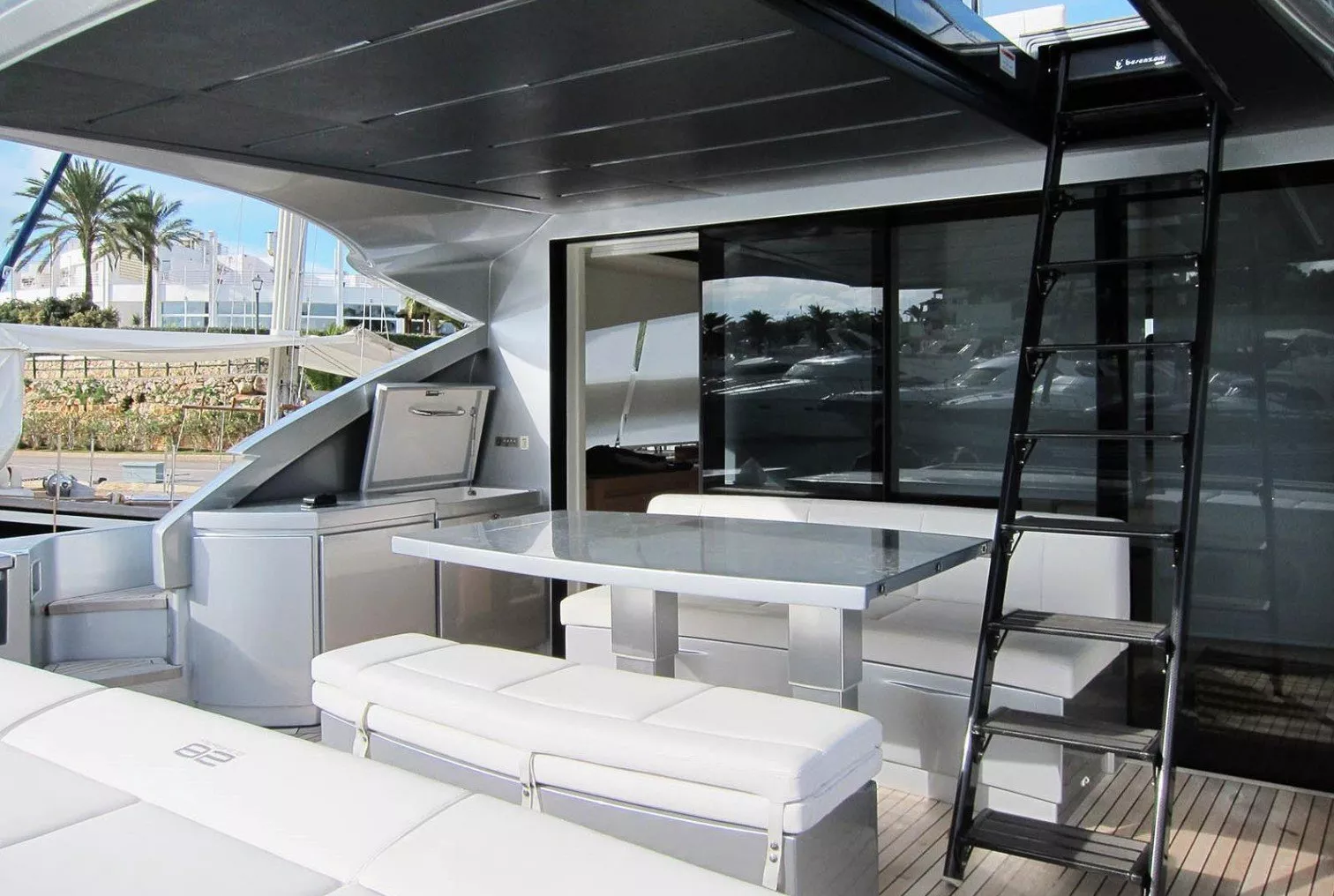 Pershing 82