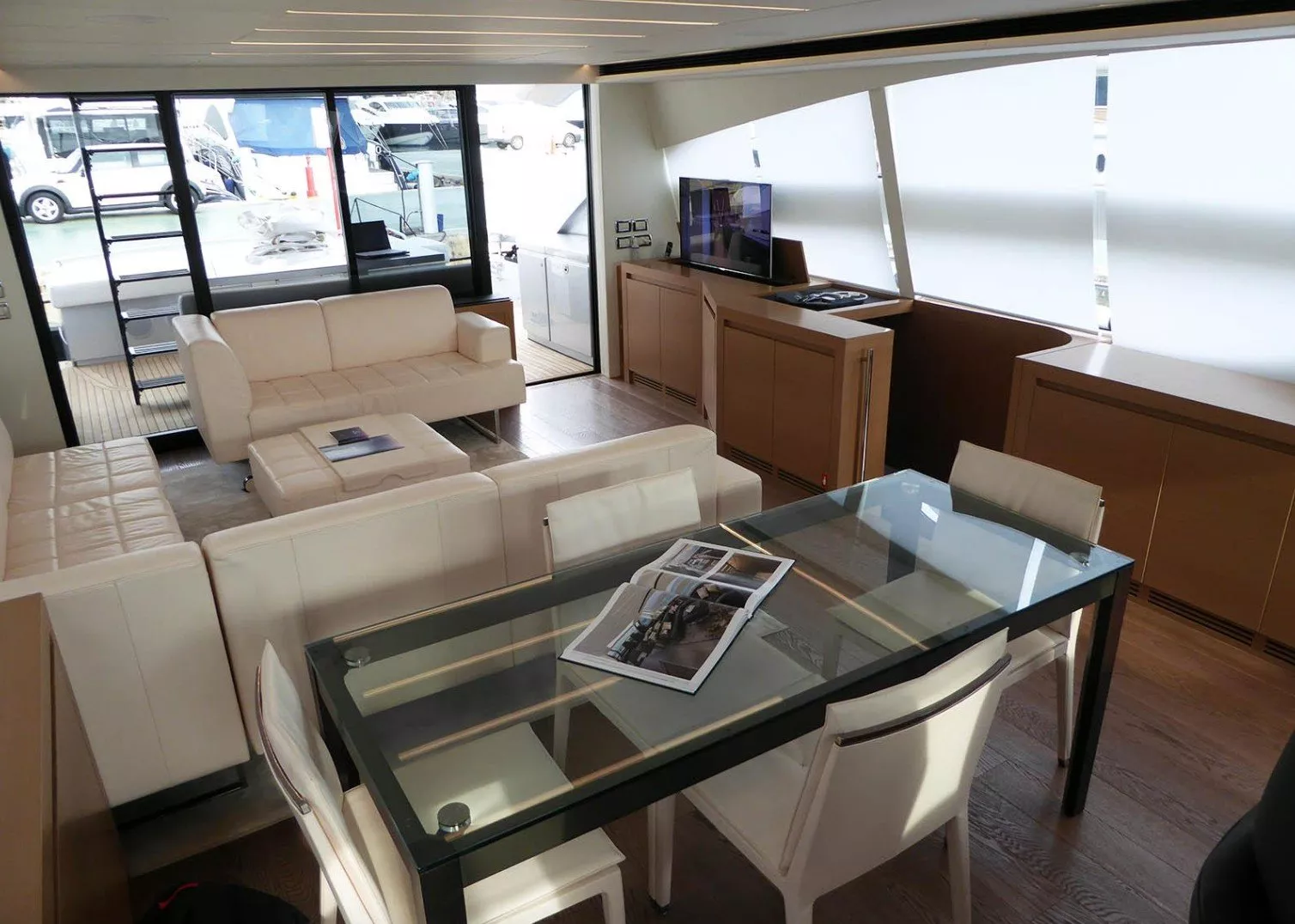 https://dev-api.arconyachts.com/storage/media/26430/conversions/567_5181637665-optimize.webp