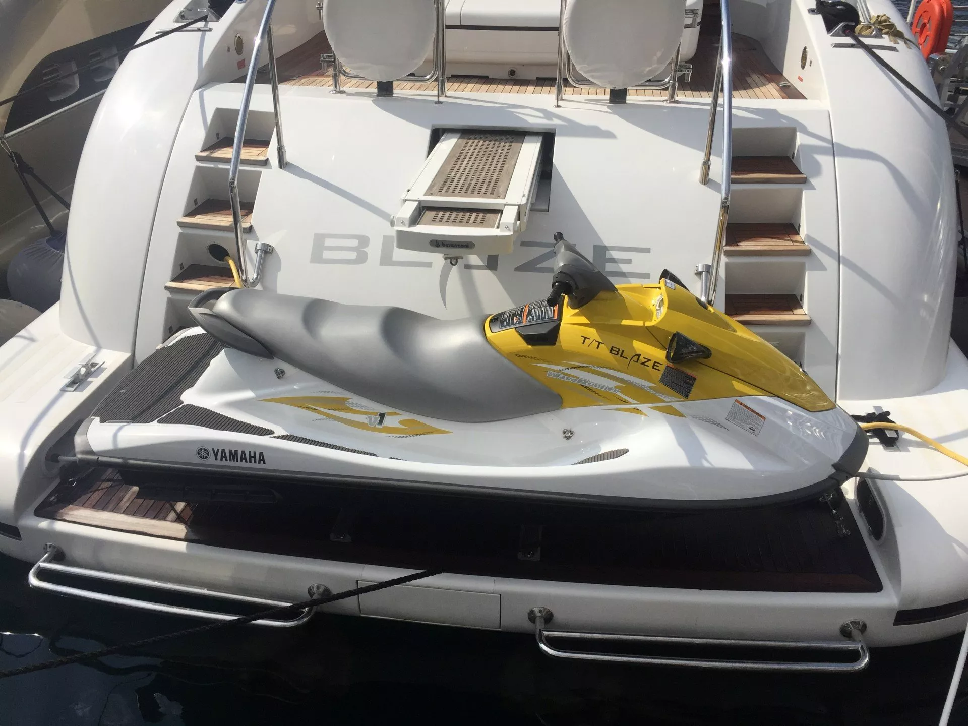 https://dev-api.arconyachts.com/storage/media/26468/conversions/566_5953984992-optimize.webp