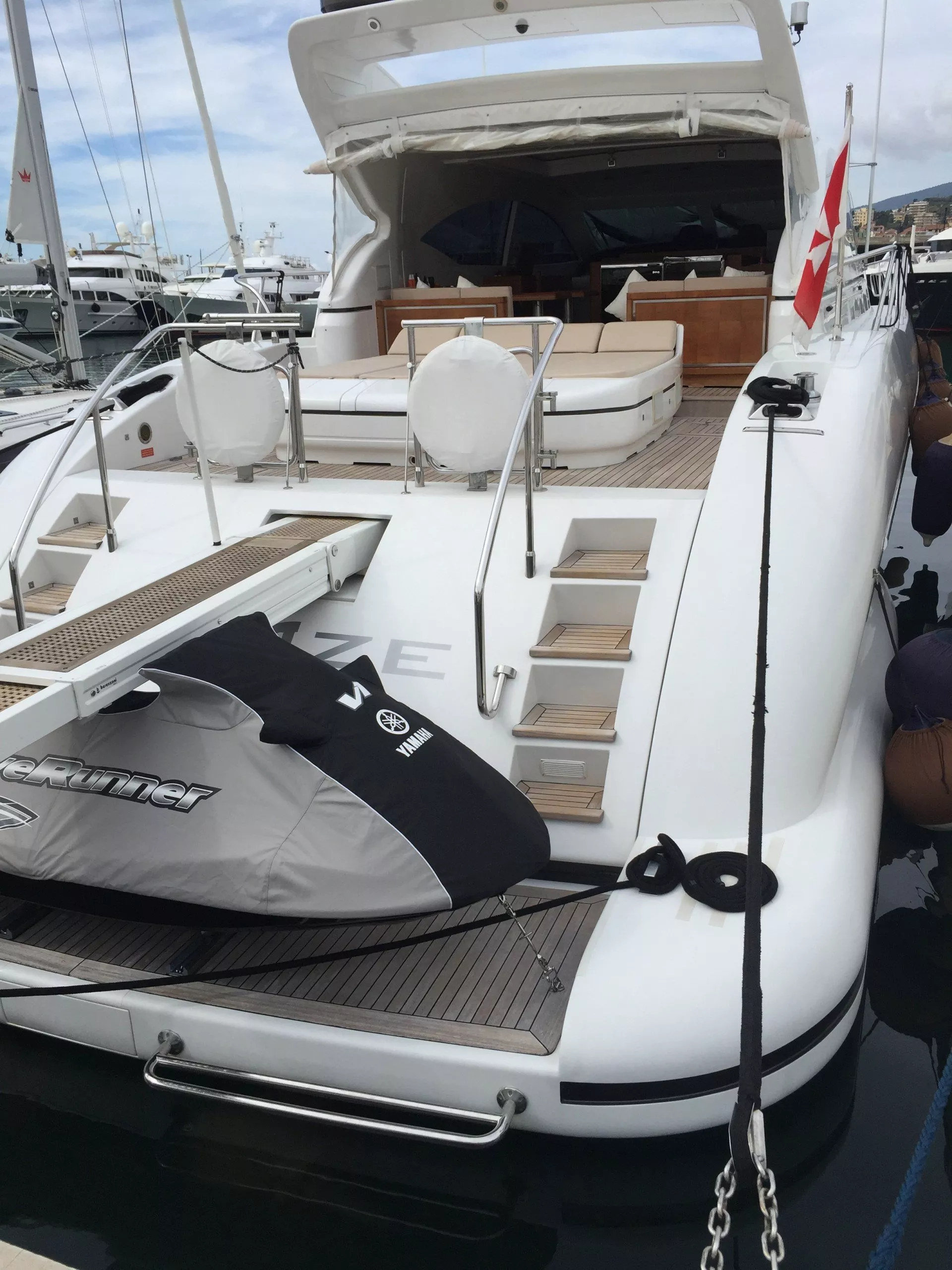 https://dev-api.arconyachts.com/storage/media/26469/conversions/566_3654527758-optimize.webp