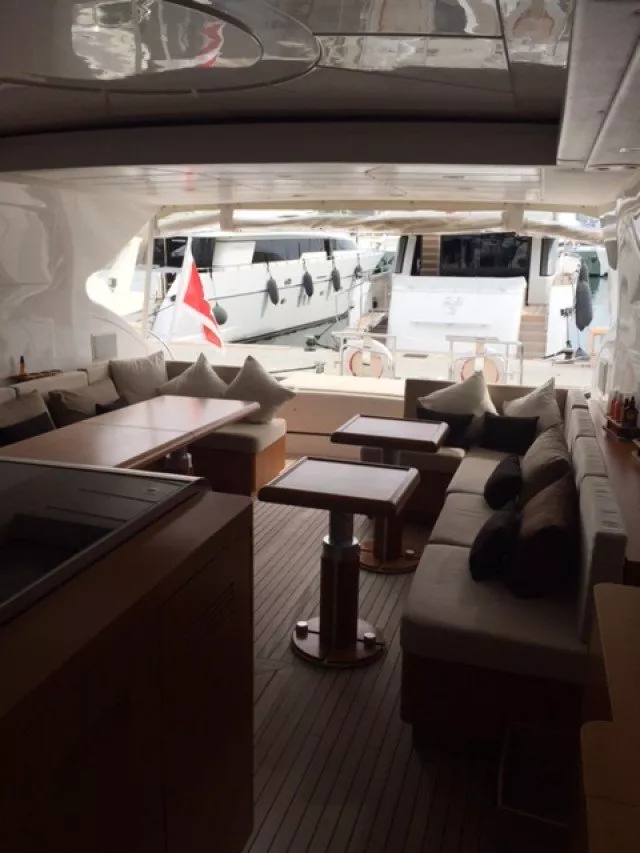 https://dev-api.arconyachts.com/storage/media/26476/conversions/566_0508710460-optimize.webp