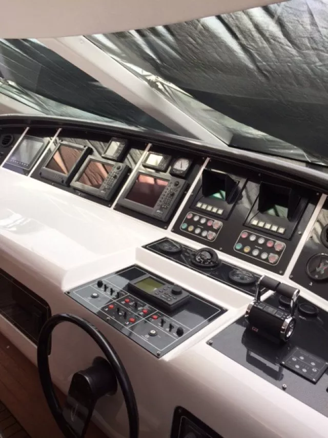 https://dev-api.arconyachts.com/storage/media/26477/conversions/566_5117680669-optimize.webp