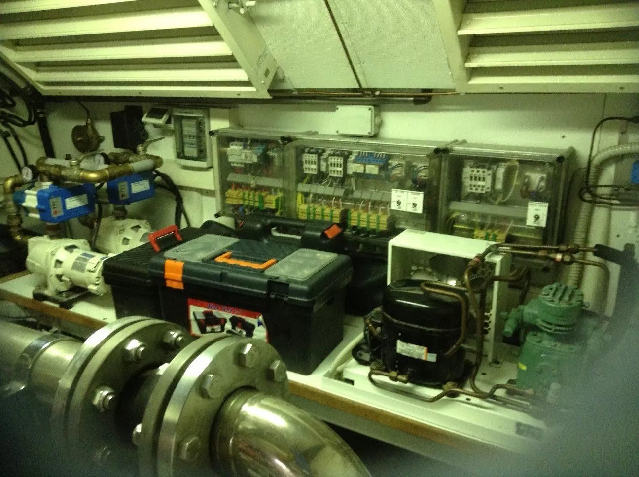 https://dev-api.arconyachts.com/storage/media/26478/conversions/566_8138764644-optimize.webp