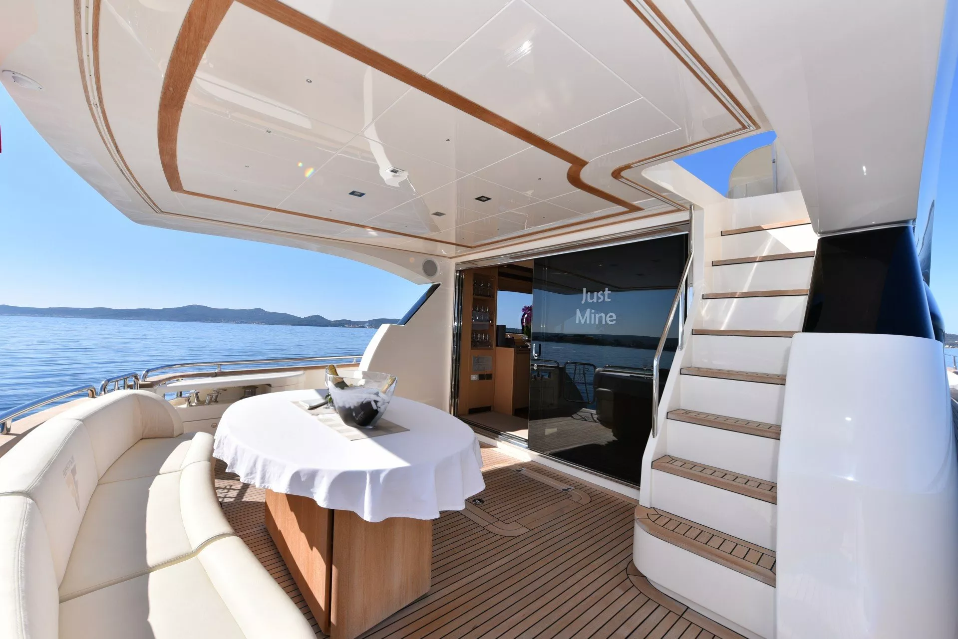 https://dev-api.arconyachts.com/storage/media/26531/conversions/557_8679378609-optimize.webp