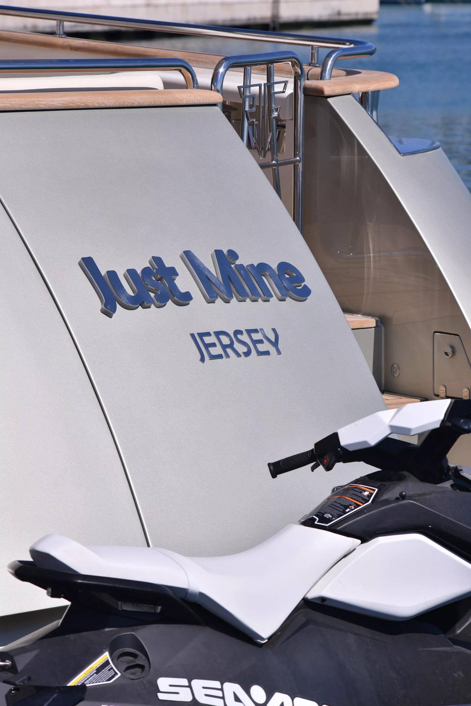 https://dev-api.arconyachts.com/storage/media/26536/conversions/557_7165188967-optimize.webp