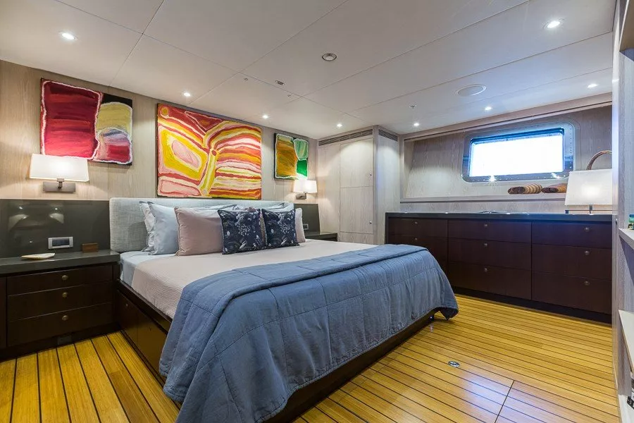 https://dev-api.arconyachts.com/storage/media/26590/conversions/280_3969253516-optimize.webp
