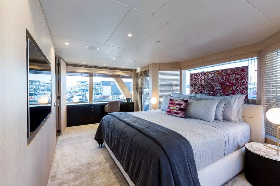 https://dev-api.arconyachts.com/storage/media/26598/conversions/280_5200582918-optimize.webp