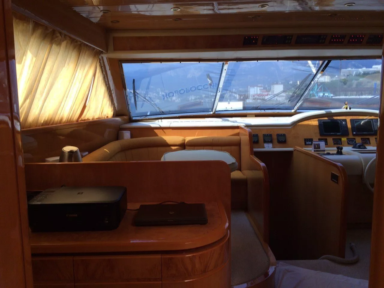 https://dev-api.arconyachts.com/storage/media/26842/conversions/538_2958489313-optimize.webp