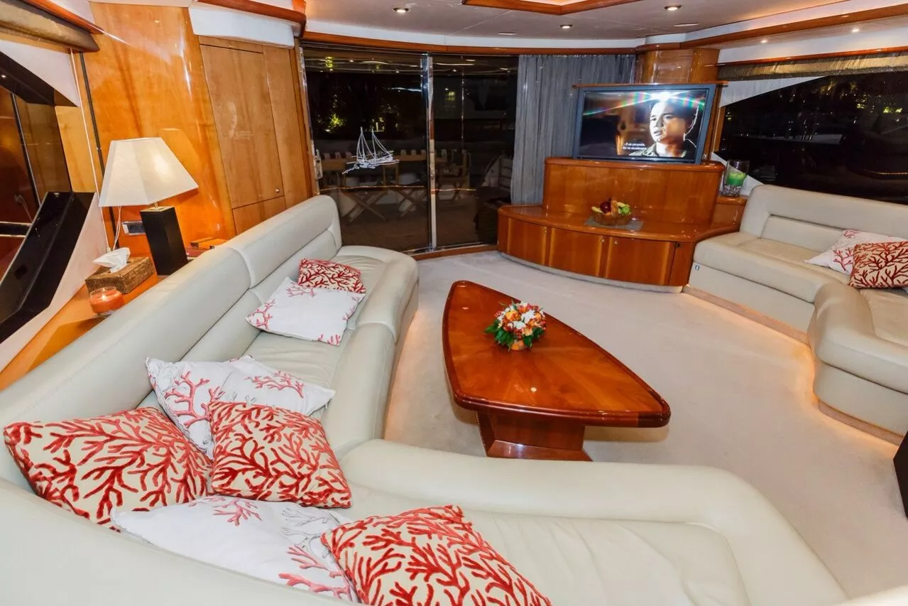 https://dev-api.arconyachts.com/storage/media/26849/conversions/537_5327815918-optimize.webp