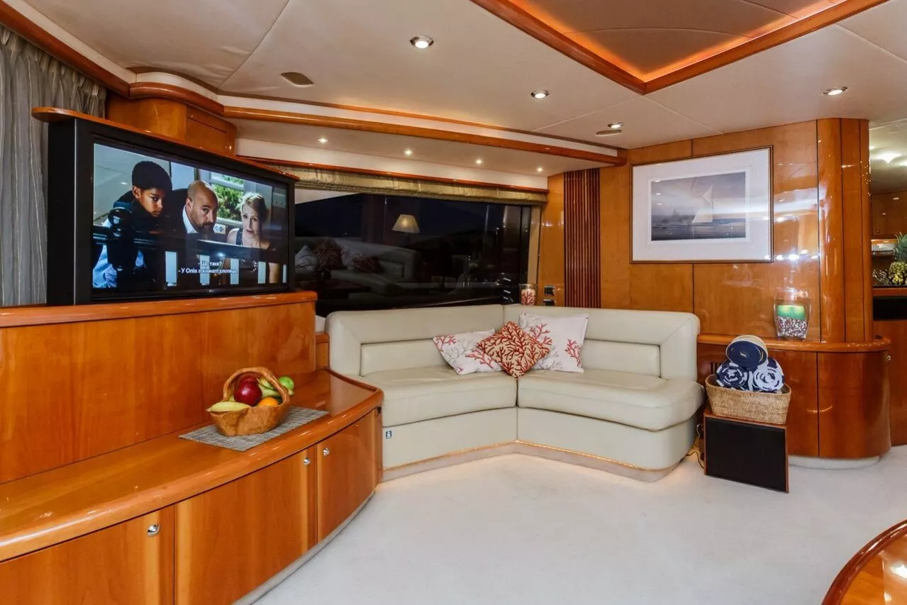 https://dev-api.arconyachts.com/storage/media/26851/conversions/537_4535327465-optimize.webp