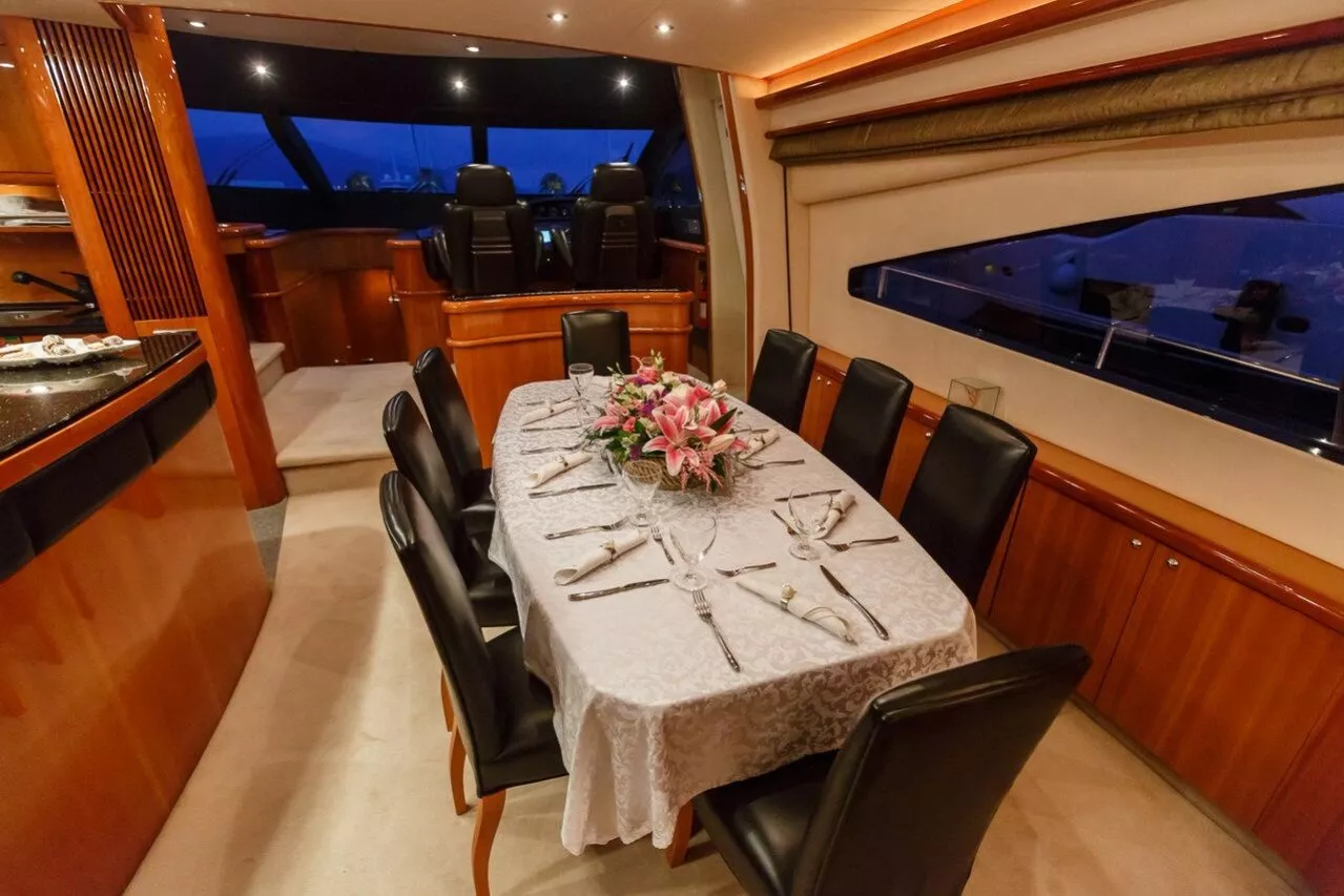 https://dev-api.arconyachts.com/storage/media/26853/conversions/537_5702978441-optimize.webp