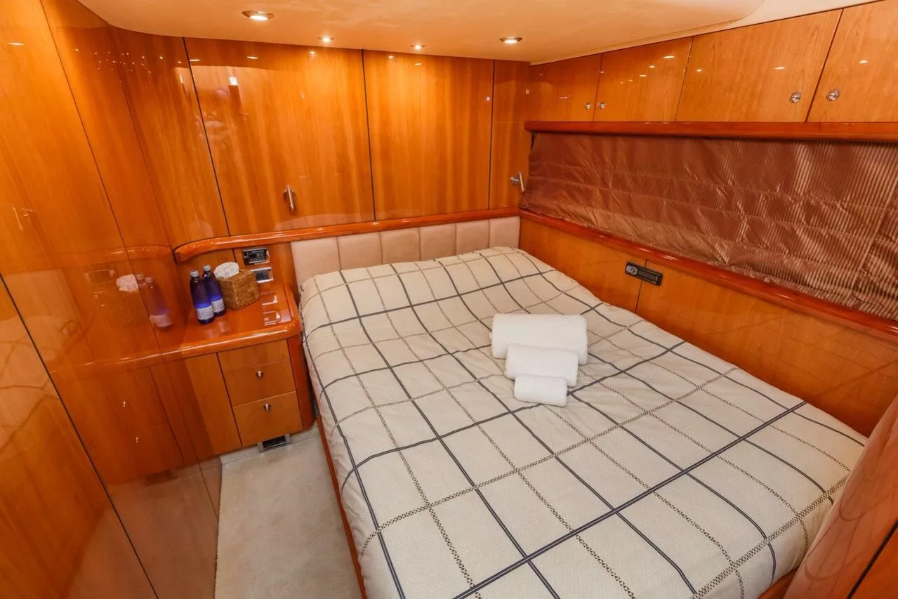 https://dev-api.arconyachts.com/storage/media/26860/conversions/537_9058884624-optimize.webp