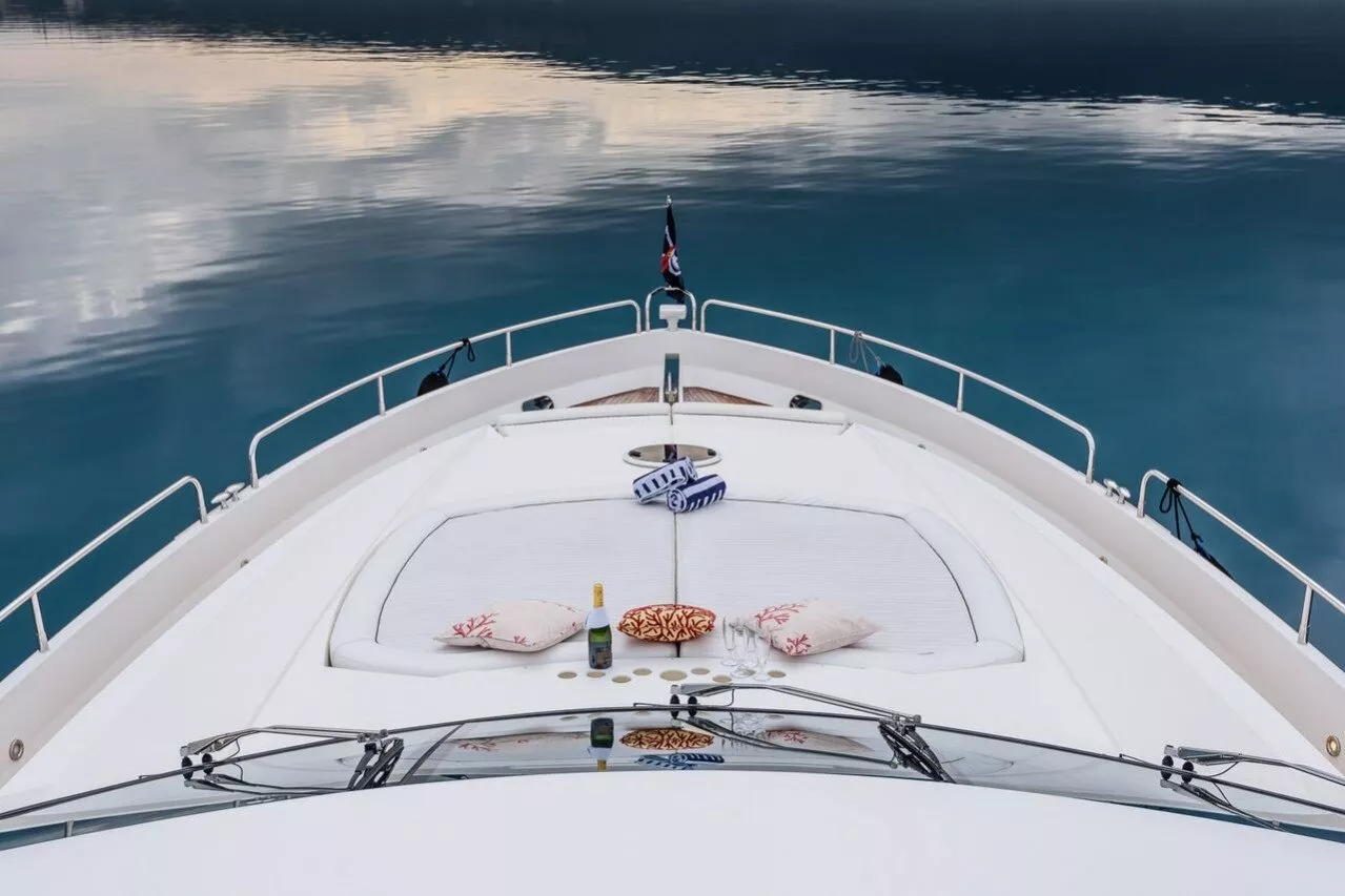 https://dev-api.arconyachts.com/storage/media/26866/conversions/537_9304120480-optimize.webp