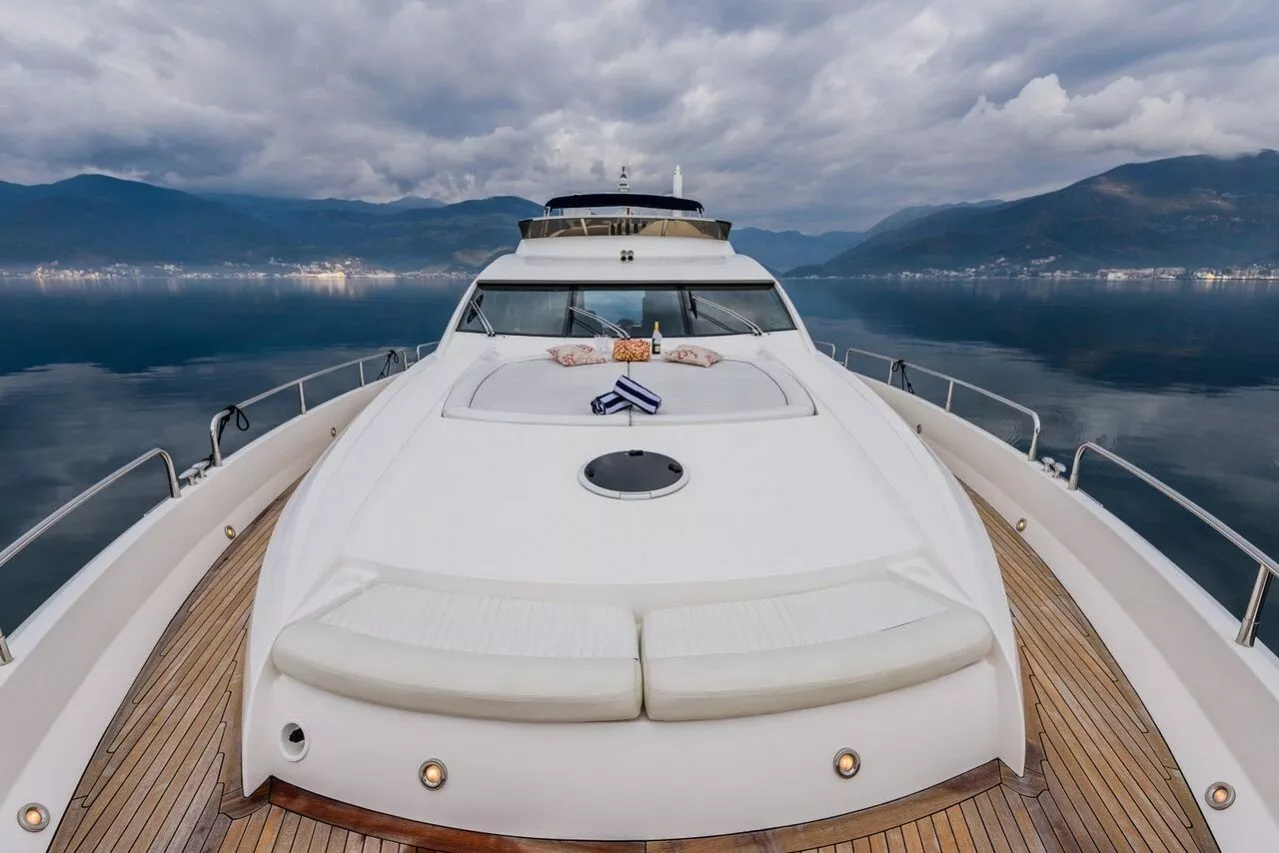 https://dev-api.arconyachts.com/storage/media/26867/conversions/537_7514651525-optimize.webp