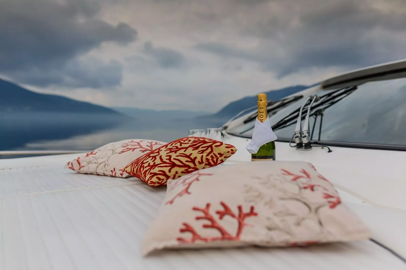 https://dev-api.arconyachts.com/storage/media/26870/conversions/537_5625879811-optimize.webp