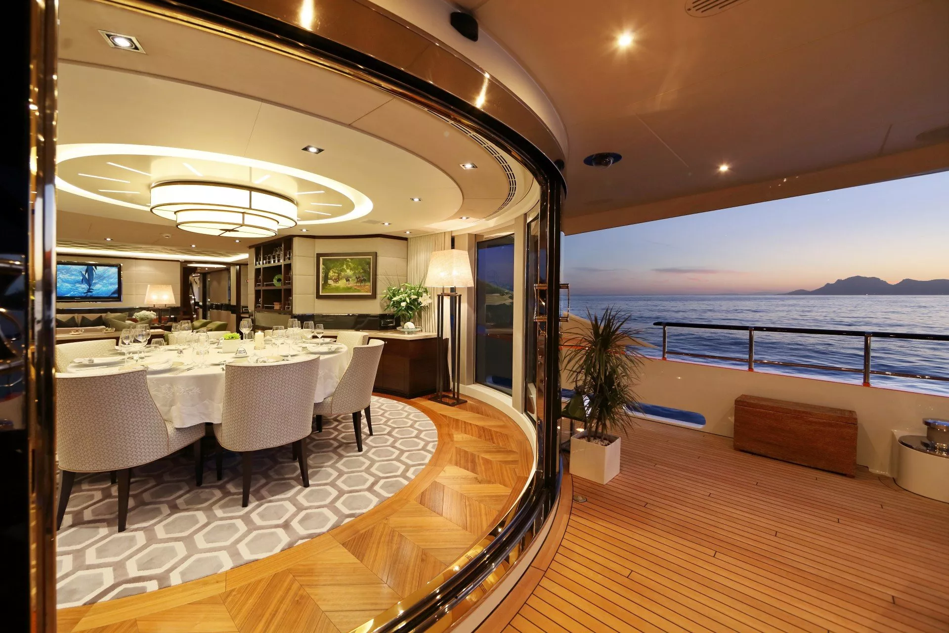 https://dev-api.arconyachts.com/storage/media/26880/conversions/a_G8A2846©Ameller-optimize.webp