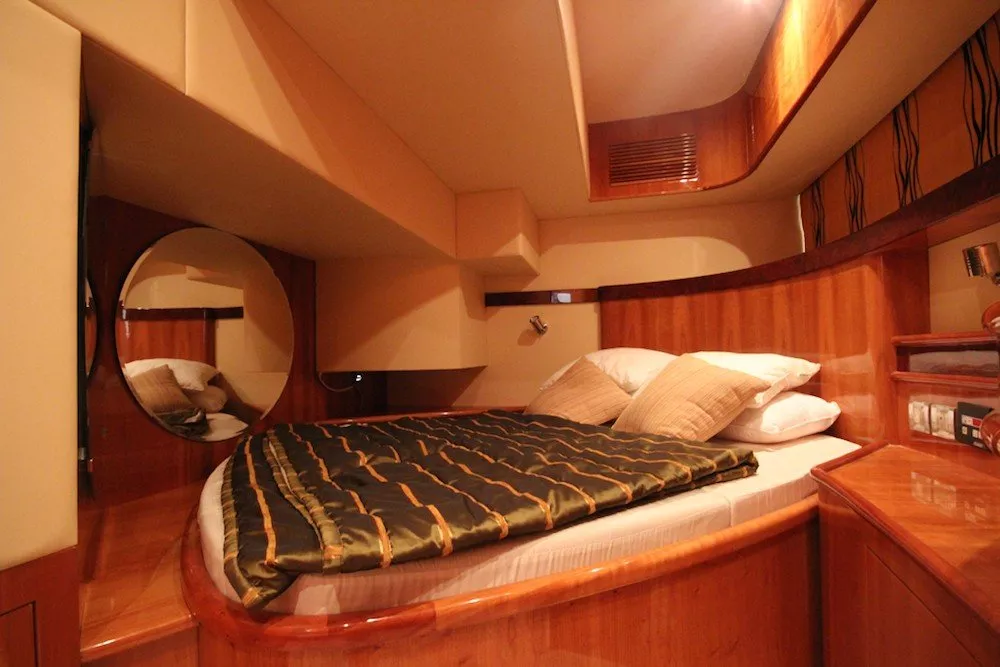 https://dev-api.arconyachts.com/storage/media/27028/conversions/524_3244079707-optimize.webp