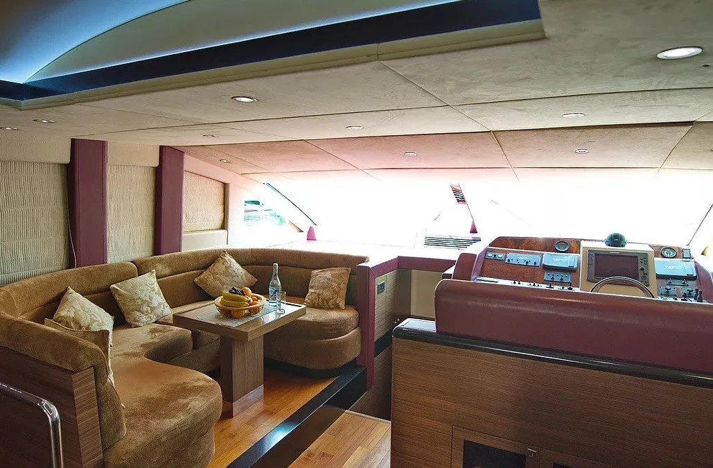 https://dev-api.arconyachts.com/storage/media/27063/conversions/519_2444179117-optimize.webp