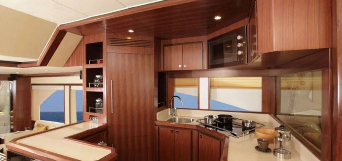 Majesty 77ft
