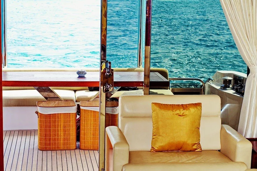 https://dev-api.arconyachts.com/storage/media/27069/conversions/518_7412434423-optimize.webp