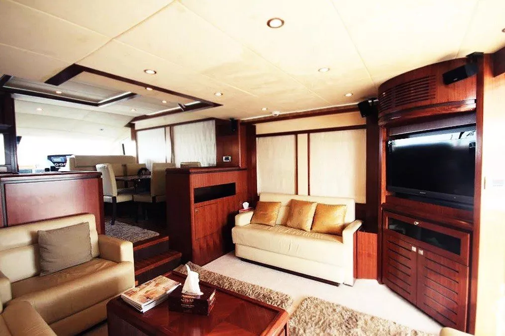 https://dev-api.arconyachts.com/storage/media/27071/conversions/518_9300536758-optimize.webp