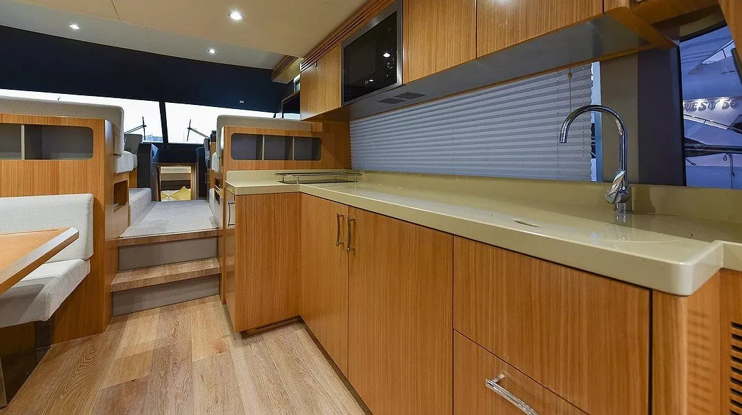 Majesty 48ft