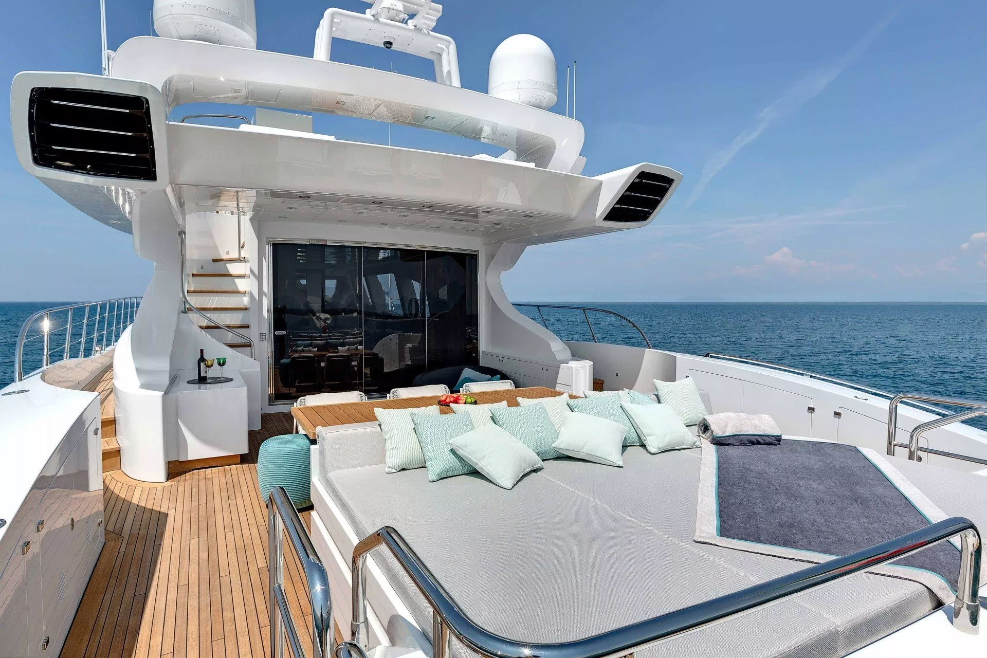 https://dev-api.arconyachts.com/storage/media/27144/conversions/509_6147721383-optimize.webp