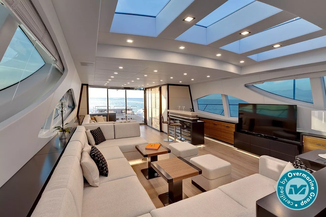 https://dev-api.arconyachts.com/storage/media/27145/conversions/509_9074719917-optimize.webp