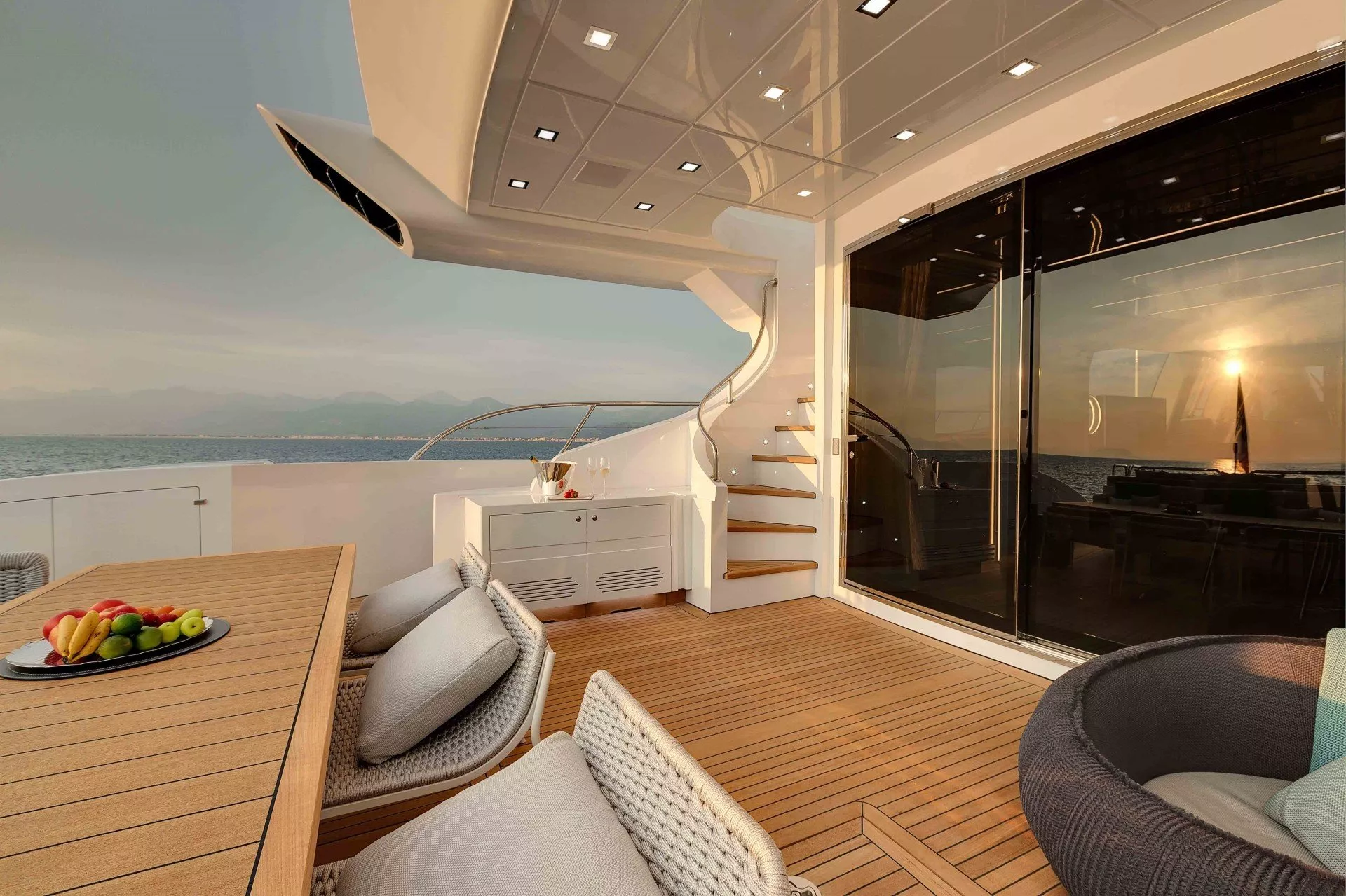 https://dev-api.arconyachts.com/storage/media/27149/conversions/509_4805558303-optimize.webp