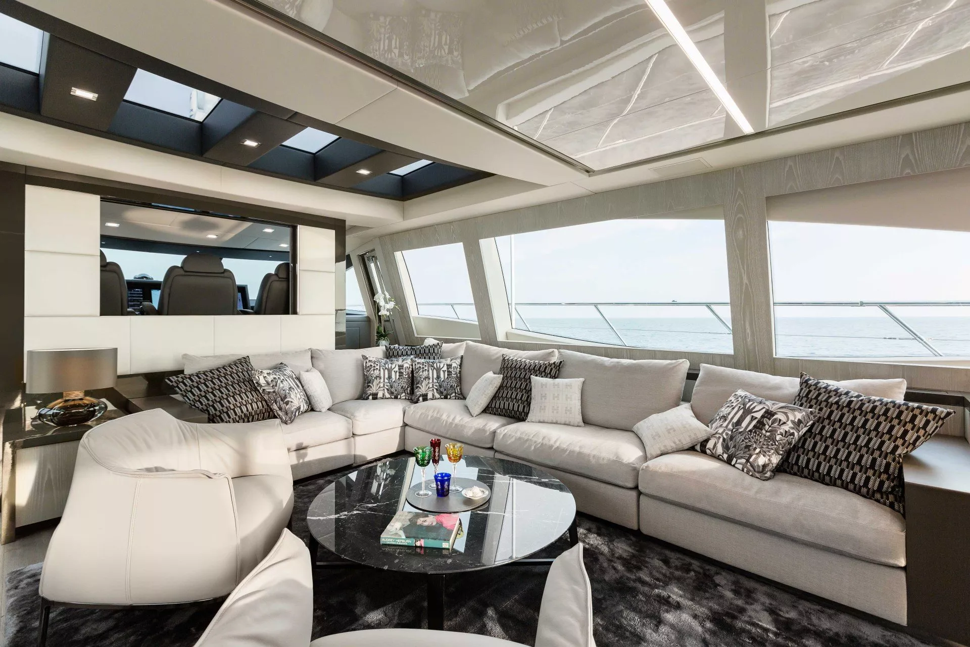 https://dev-api.arconyachts.com/storage/media/27156/conversions/509_9587957882-optimize.webp
