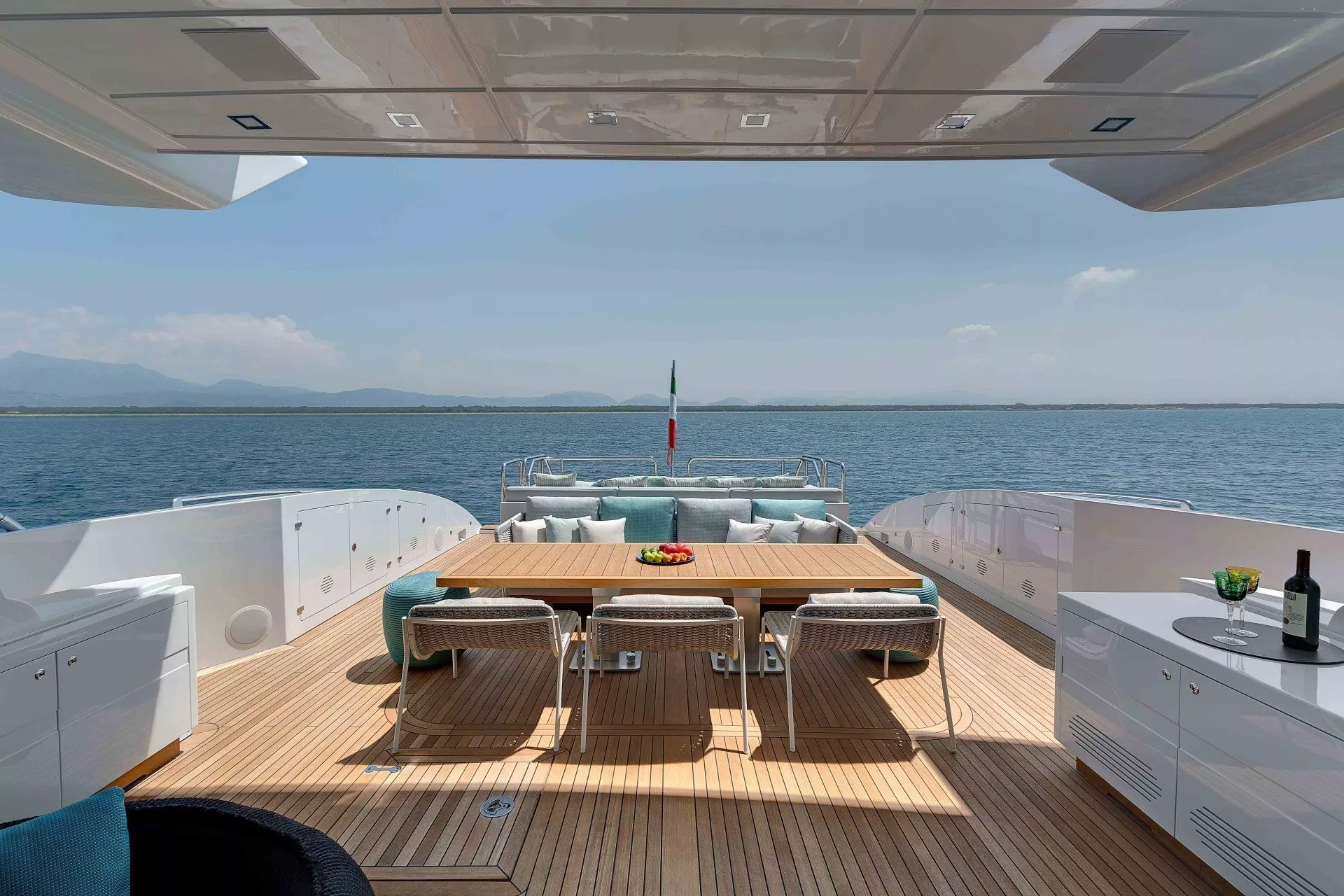 https://dev-api.arconyachts.com/storage/media/27157/conversions/509_4624375645-optimize.webp
