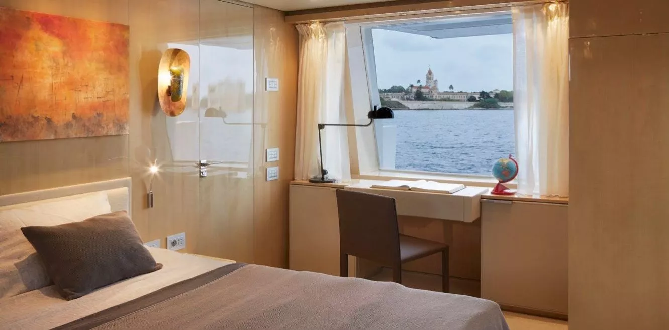 https://dev-api.arconyachts.com/storage/media/27196/conversions/507_5483914106-optimize.webp