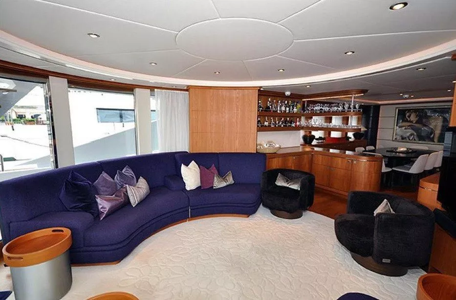 https://dev-api.arconyachts.com/storage/media/27209/conversions/506_3177795297-optimize.webp