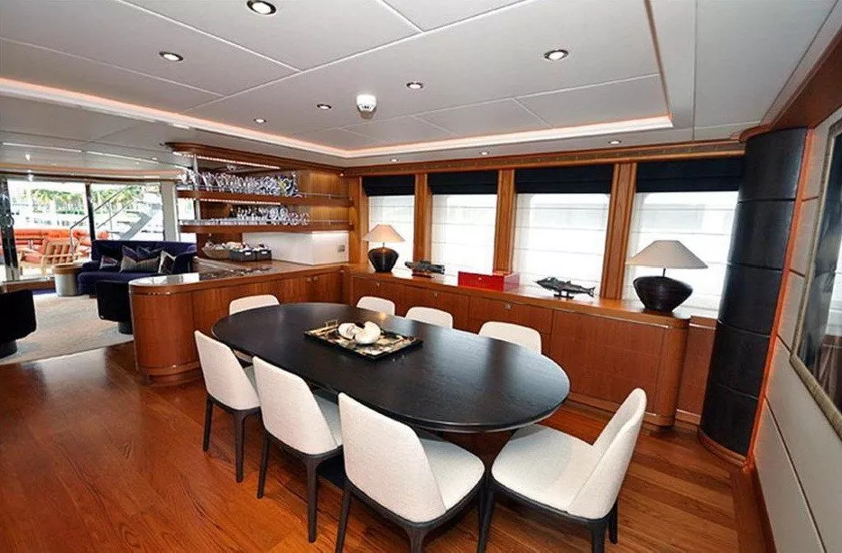 https://dev-api.arconyachts.com/storage/media/27211/conversions/506_4702090405-optimize.webp