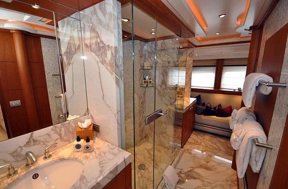 https://dev-api.arconyachts.com/storage/media/27218/conversions/506_6873676574-optimize.webp