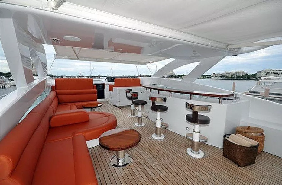 https://dev-api.arconyachts.com/storage/media/27230/conversions/506_0613151599-optimize.webp