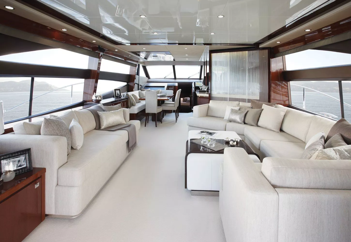 https://dev-api.arconyachts.com/storage/media/27246/conversions/356_4694424323-optimize.webp