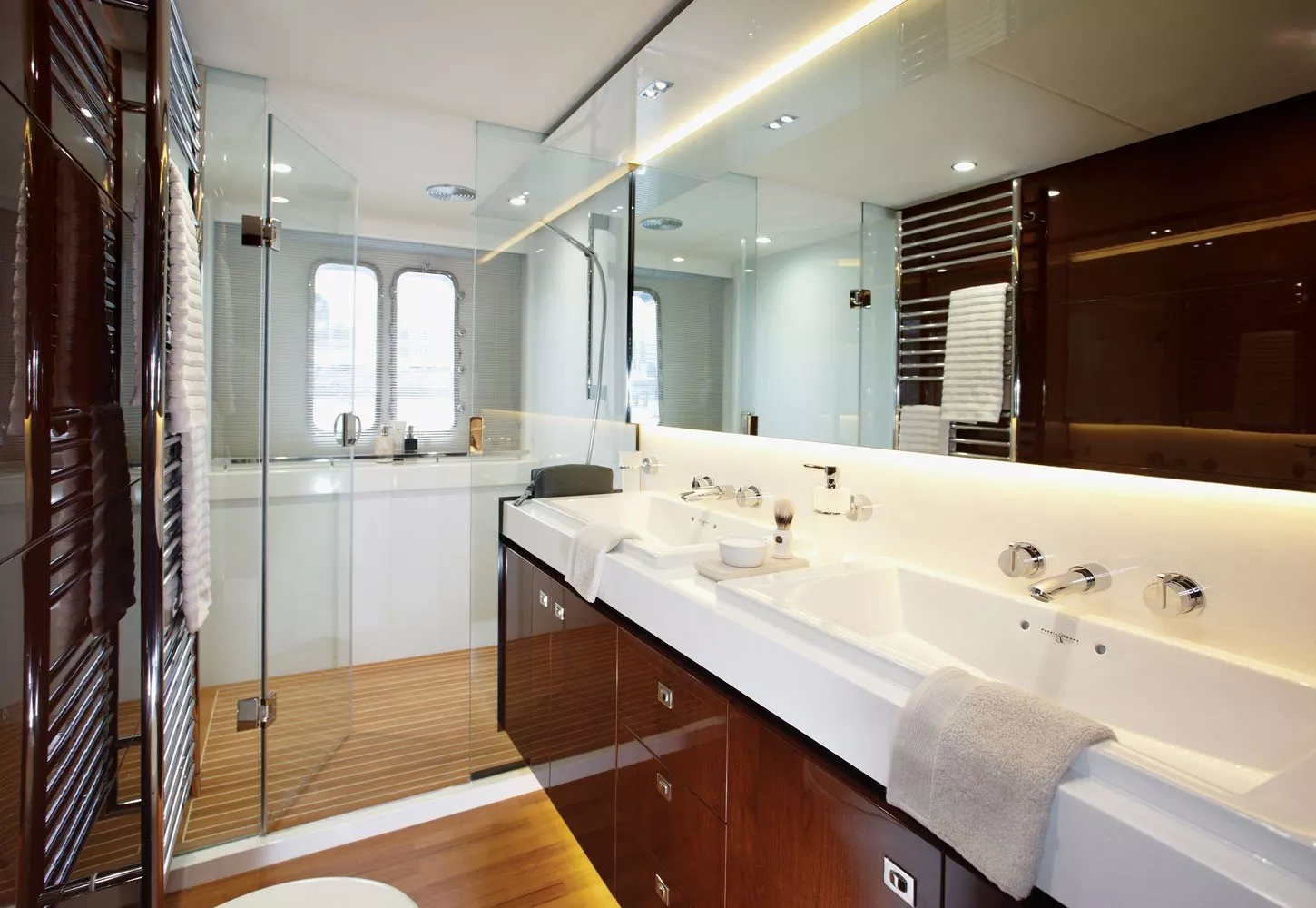 https://dev-api.arconyachts.com/storage/media/27257/conversions/356_1996279893-optimize.webp