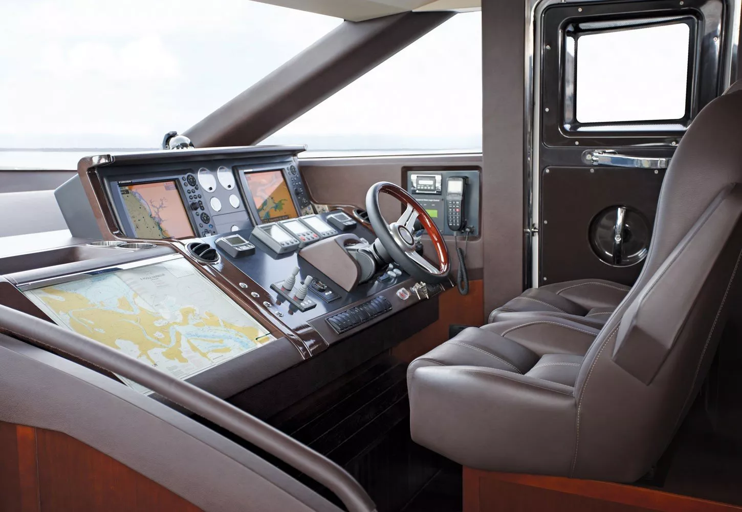 https://dev-api.arconyachts.com/storage/media/27264/conversions/356_5972427248-optimize.webp