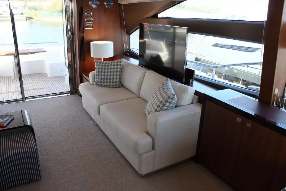https://dev-api.arconyachts.com/storage/media/27267/conversions/398_0416838888-optimize.webp