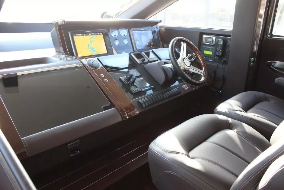 https://dev-api.arconyachts.com/storage/media/27269/conversions/398_0513110409-optimize.webp