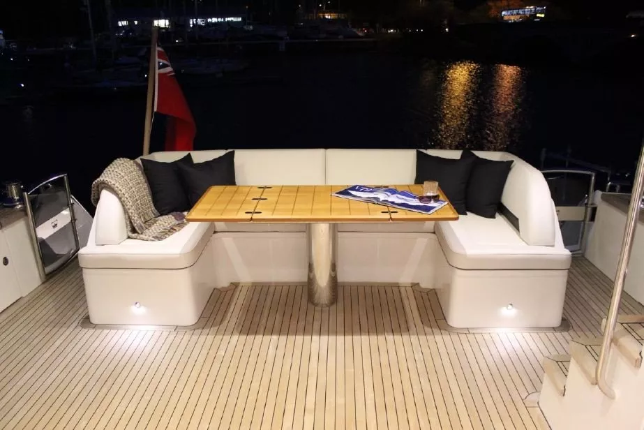 https://dev-api.arconyachts.com/storage/media/27274/conversions/398_4166981513-optimize.webp