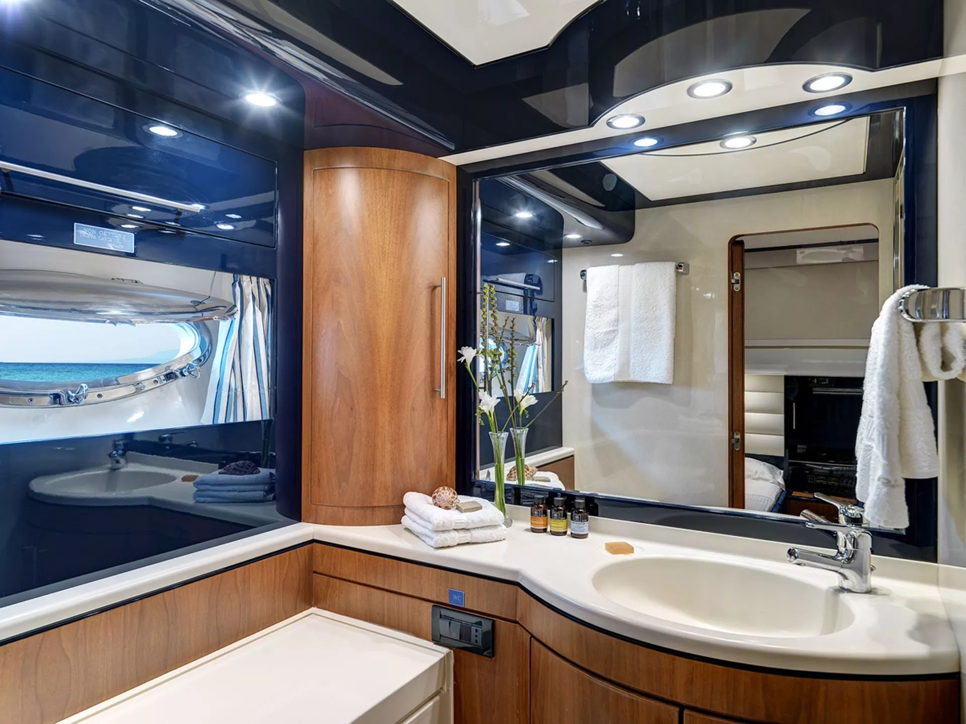 Riva 70