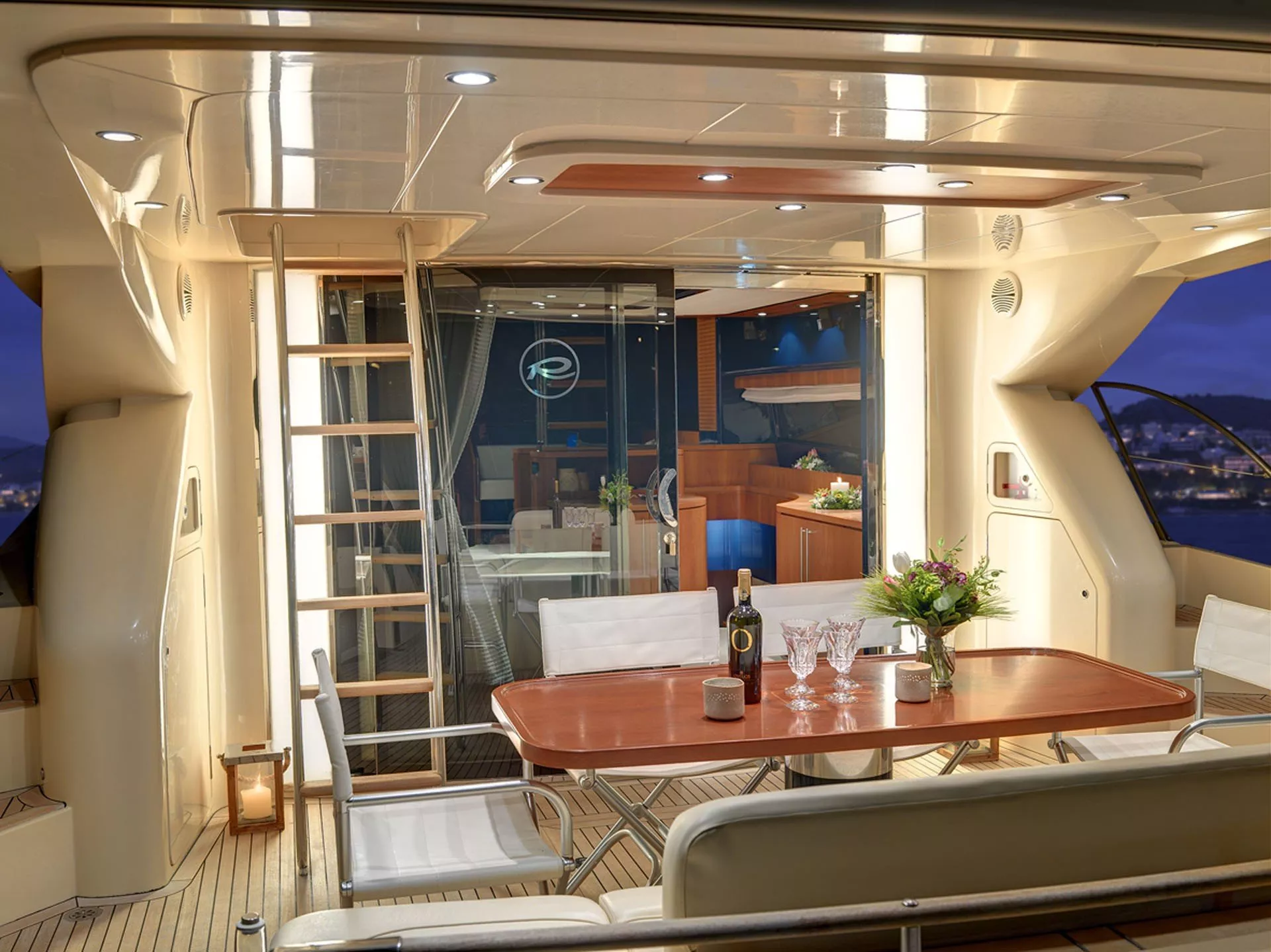 https://dev-api.arconyachts.com/storage/media/27451/conversions/495_3152011028-optimize.webp