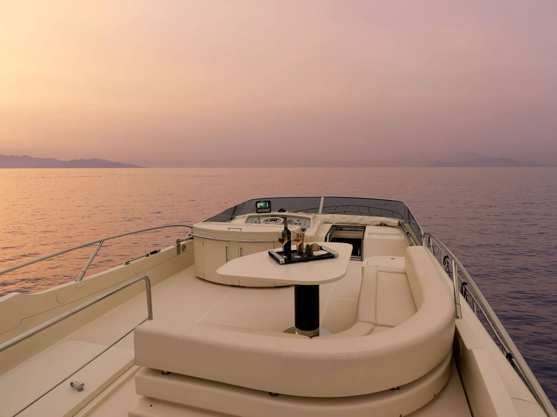 https://dev-api.arconyachts.com/storage/media/27453/conversions/495_1163265492-optimize.webp