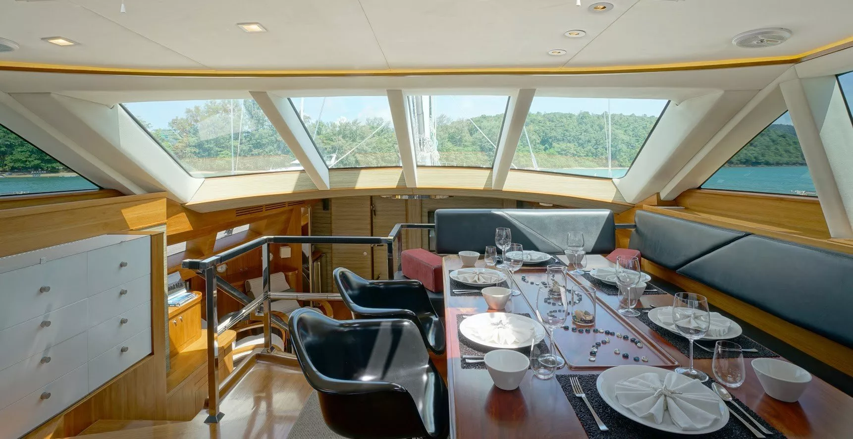 https://dev-api.arconyachts.com/storage/media/27486/conversions/492_1179077916-optimize.webp