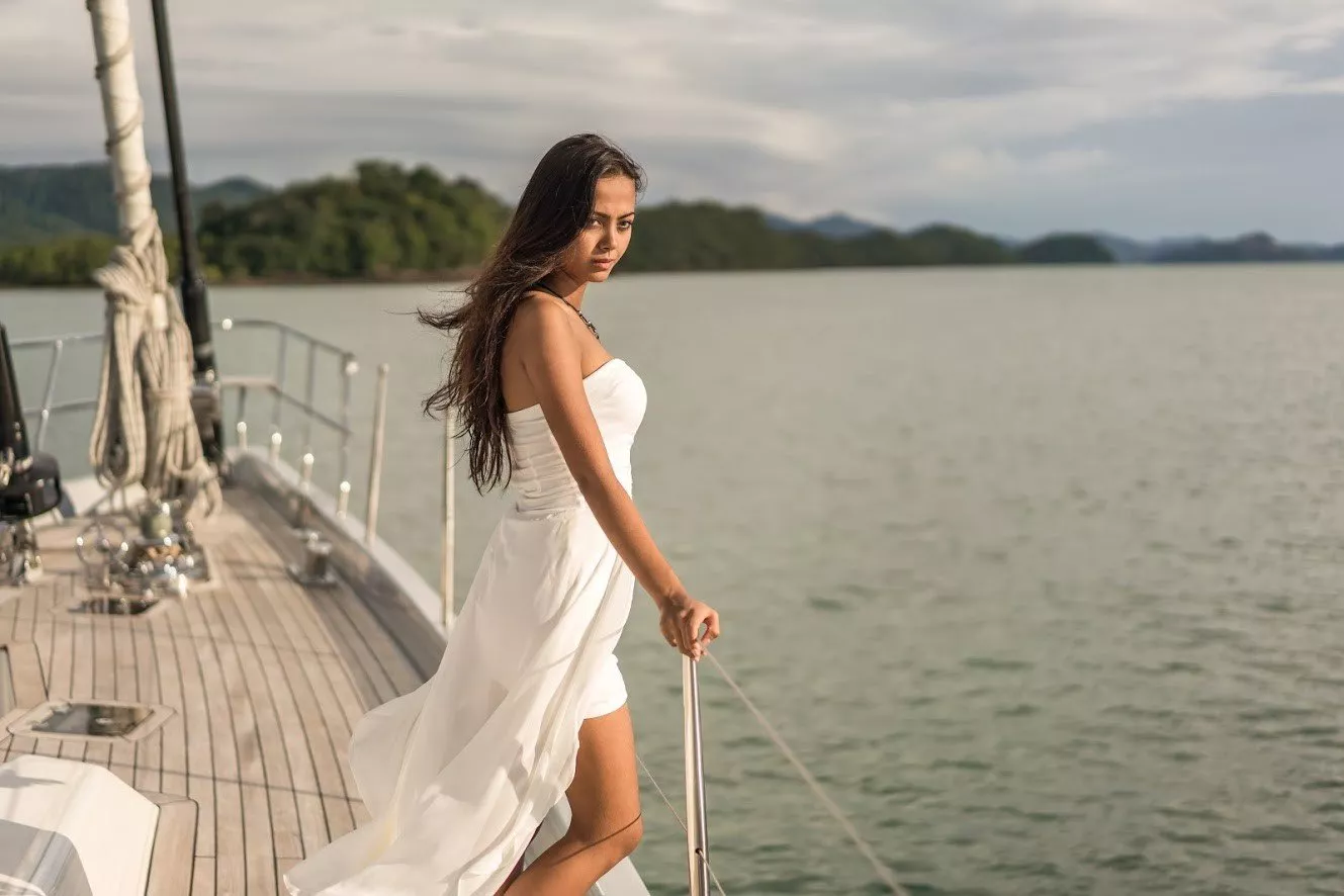 https://dev-api.arconyachts.com/storage/media/27491/conversions/492_8889075372-optimize.webp