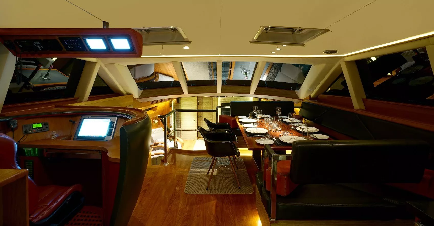https://dev-api.arconyachts.com/storage/media/27493/conversions/492_6085626476-optimize.webp